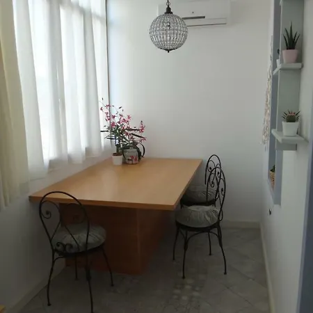 Aldabra Apartment